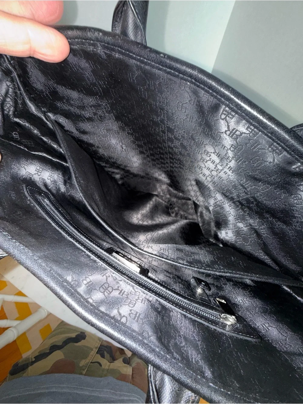 Banana Republic Men’s Classic Black Leather Tote Bag.